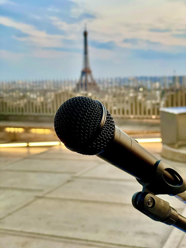 Tour eiffel vue depuis l'arc de triomphe